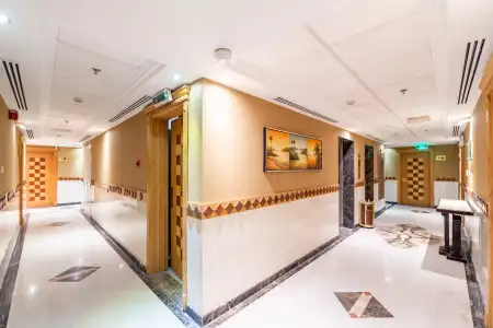 Crystal Plaza - 10