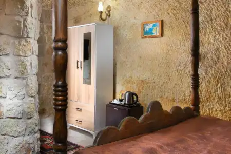 Romantic Cave - 38