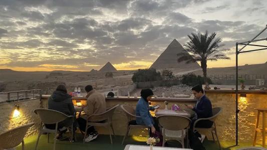 Seven Pyramids Inn - 26