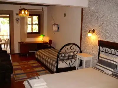 Akropolis Guest House - 4