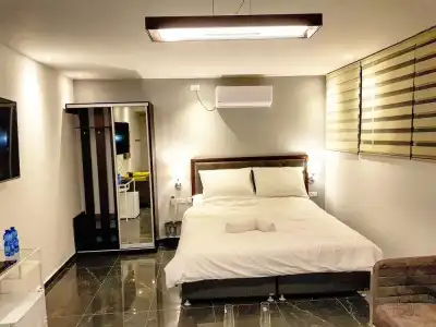 Lago Suites - 3