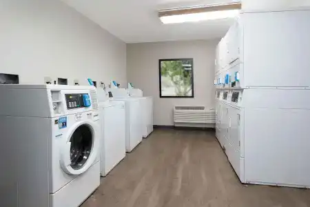 Suburban Extended Stay Daytona Beach - 4