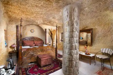 Romantic Cave - 83