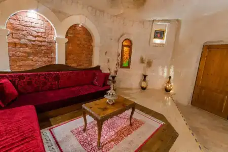 Hu of Cappadocia - 131