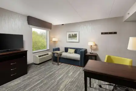 Hampton Inn & Suites Barrie - 2