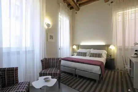 Trevi Palace Luxury Inn - 1