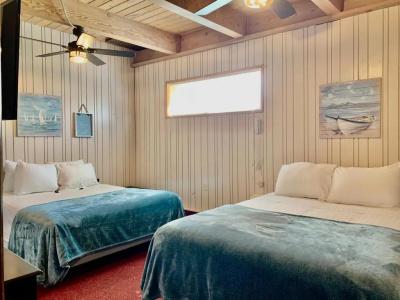 Breakers Boutique Inn - 49