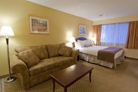 Best Western Plus Burnaby - 9
