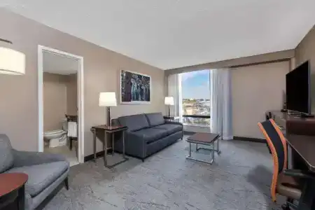 DoubleTree by Hilton Denver Cherry Creek - 90