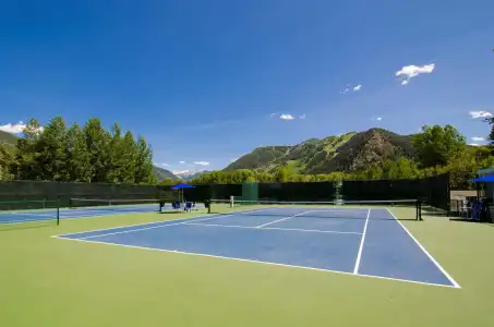 Aspen Meadows Resort - 29
