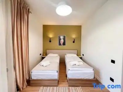 Motives Inn - 135