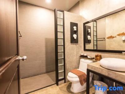 Sannot Riverside Boutique - 59