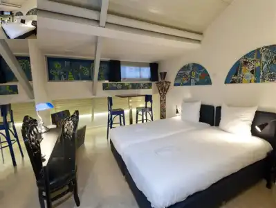 FLOATS by H2OTEL - 1