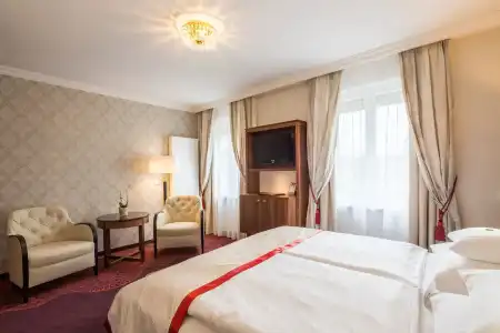 Stefanie - Vienna's Oldest - 39