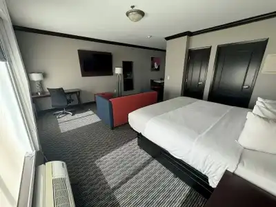 Hawthorn Suites by Wyndham Lubbock - 59