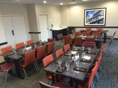 Holiday Inn Greensboro Coliseum by IHG - 13