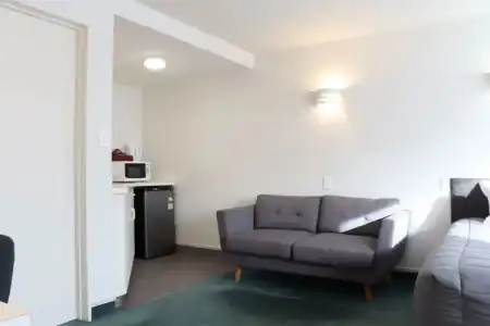 Fountain Court Motel - 51