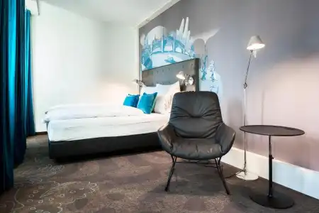 Motel One Basel - 42