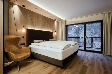 VALARA Alpine Art - 72