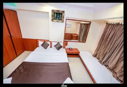 Lucky Goregaon - 38