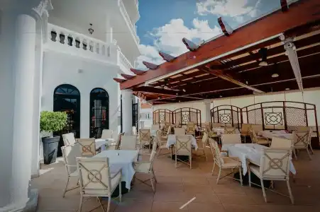 Hollywood Mirage - Excels & Resorts - 19