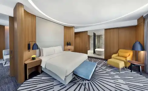 Double Tree by Hilton Dubai Business Bay - 29