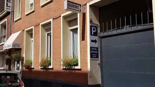 Hôtel Au Spatial - 0