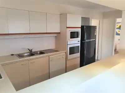 Burleigh Esplanade Beachfront Apartments - 27