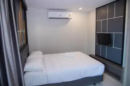 Hallton Bangkok - 32