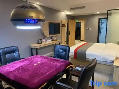 Chedi View Hostel & Rooftop Bar - 42