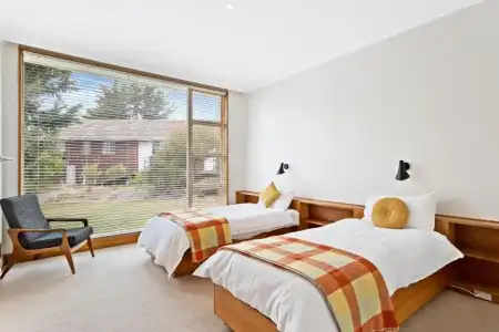 Riverfront Motel & Restaurant - 128