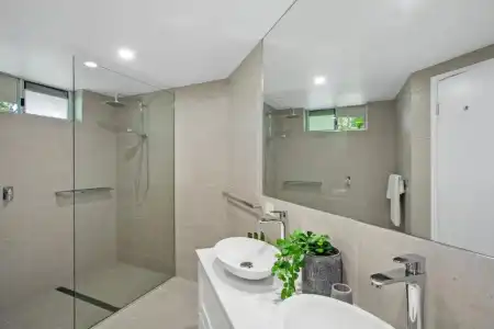 Noosa Tropicana - 240