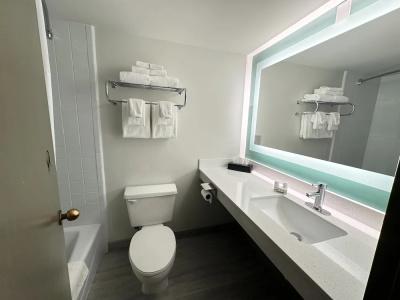 Wingate by Wyndham Williamsburg - 34