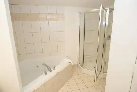 Super 8 Mississauga - 27