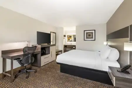 Best Western Central Inn - 53