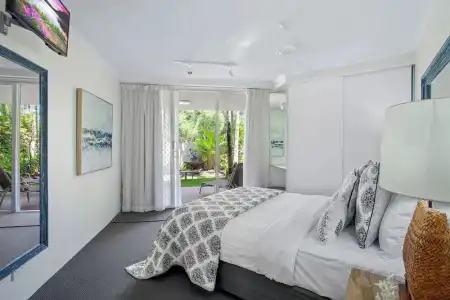 Noosa Tropicana - 220