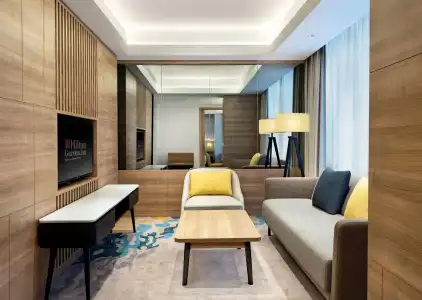 Hilton Garden Inn Jakarta Taman Palem - 10