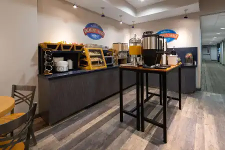 Baymont by Wyndham Las Vegas South Strip - 21