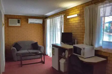 Blue Whale Motor Inn & Apartments - 14