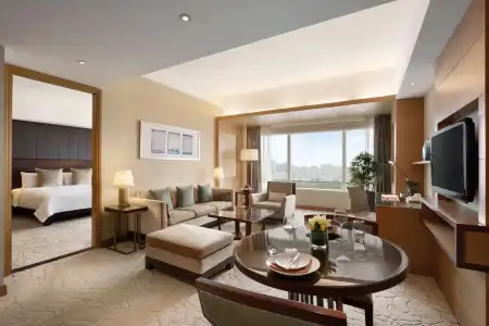 Kerry Pudong - 50