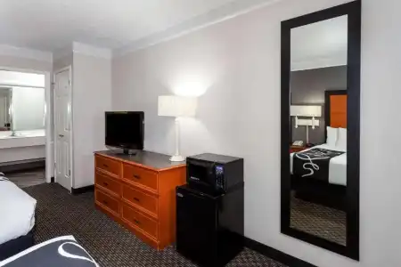 La Quinta Inn by Wyndham Laredo I-35 - 41