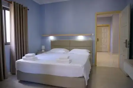 Andi - 42