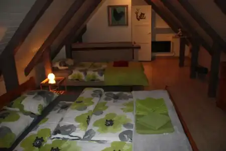 Julia's Guesthouse B&B - 4