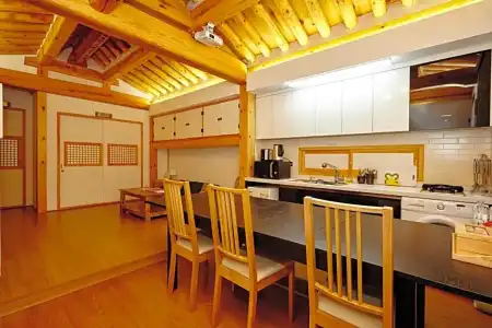 Hanok 24 Guesthouse Gyeongbokgung - 33