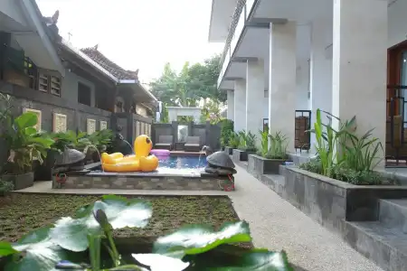 D'gaduh Suite Kuta - 10