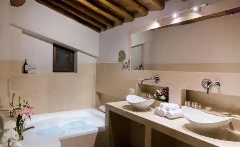 Grand Master Suites - 41
