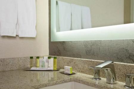 DoubleTree by Hilton South Bend - 35