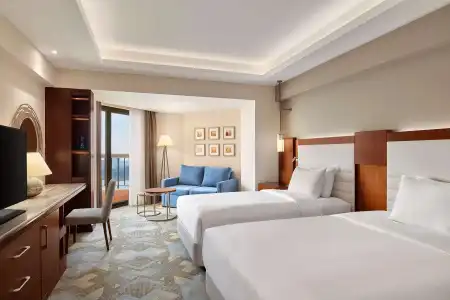Ramses Hilton - 10