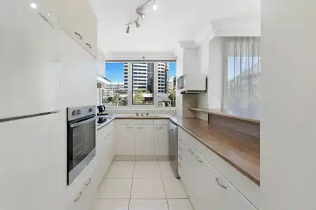 ULTIQA Beach Haven At Broadbeach - 213
