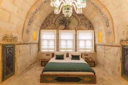 Solo Cave Suites - 80